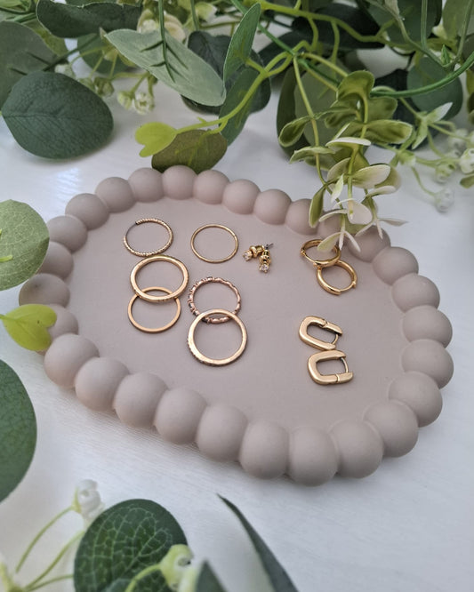 Schmuckschale mit Perlenrand