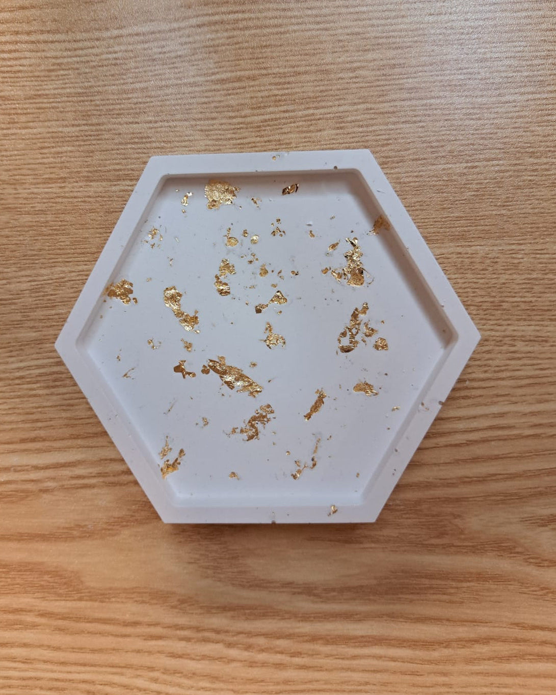 Dekoschale Hexagon Design gold