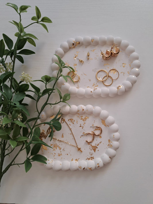 Schmuckschale mit Perlenrand gold