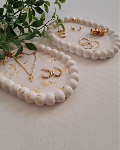 Schmuckschale mit Perlenrand gold